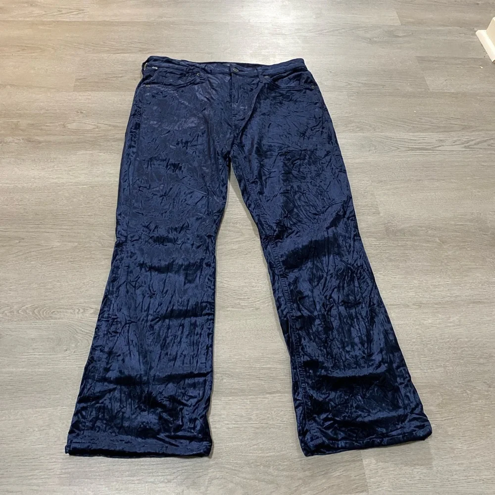 CITIZENS OF HUMANITY isola cropped boot velvet pant in navy velvet 29 - Picture 2 of 11